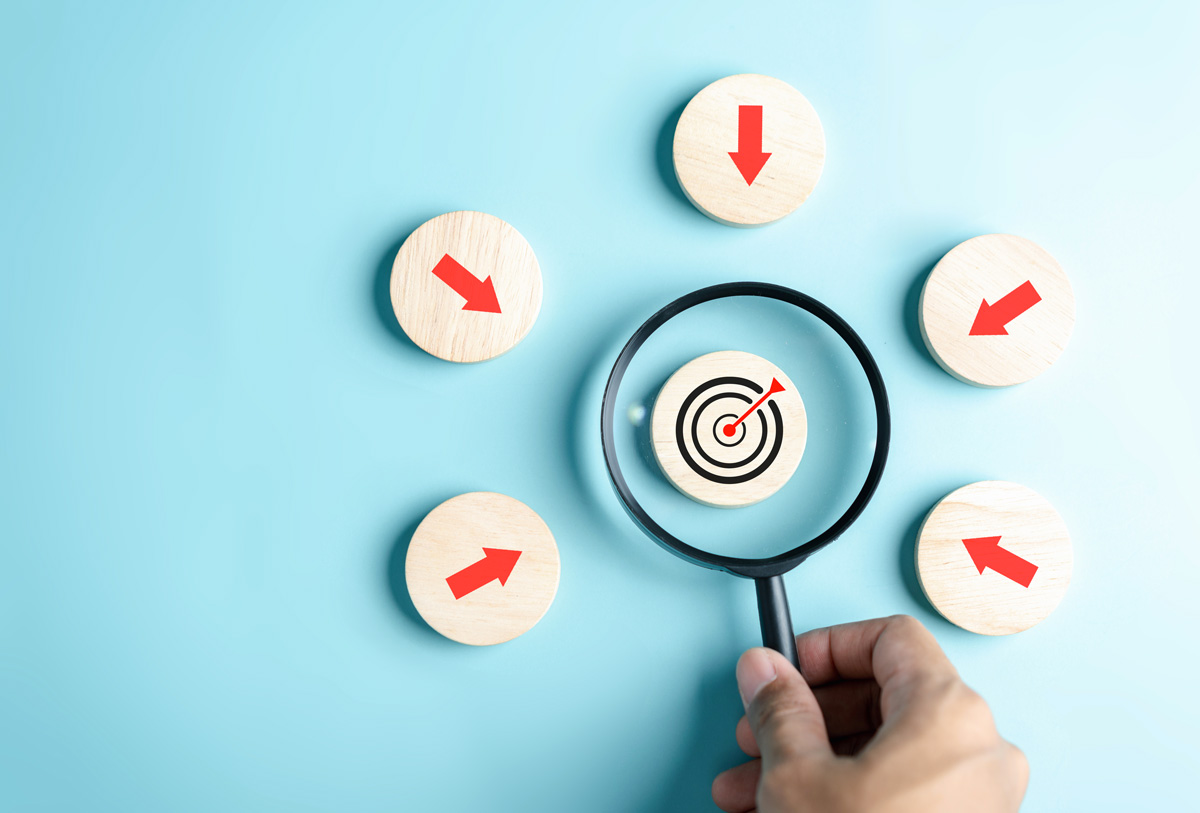 Imprenditore di una PMI durante un percorso di coaching aziendale per definire obiettivi SMART